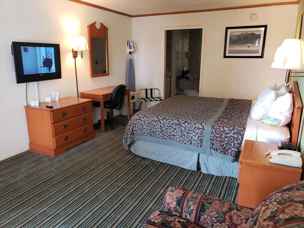 Economy Hotel Wichita- Florence St Экстерьер фото