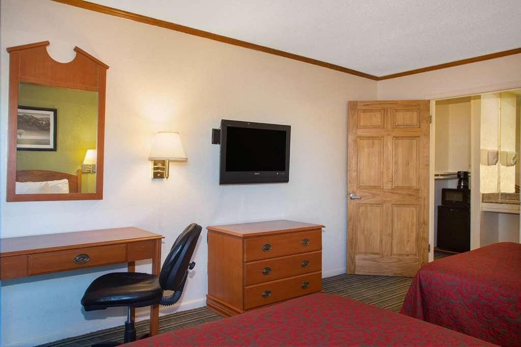 Economy Hotel Wichita- Florence St Экстерьер фото